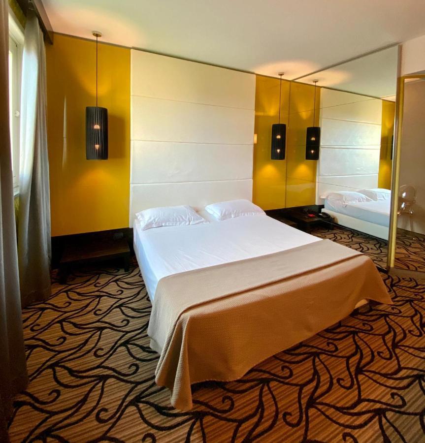 ארבוסקו Iris Hotel מראה חיצוני תמונה