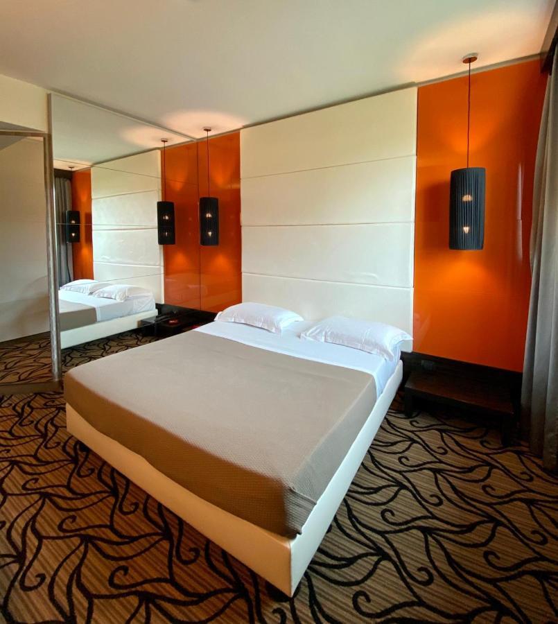 ארבוסקו Iris Hotel מראה חיצוני תמונה