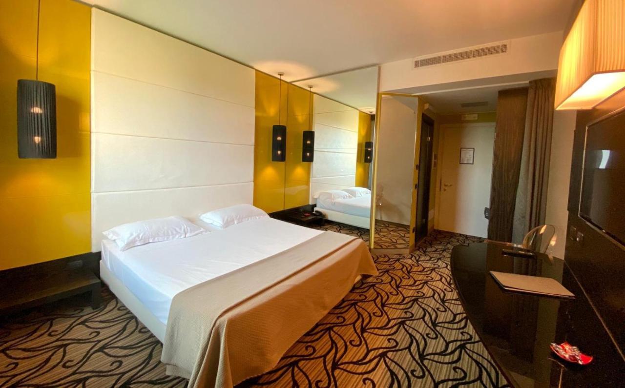 ארבוסקו Iris Hotel מראה חיצוני תמונה