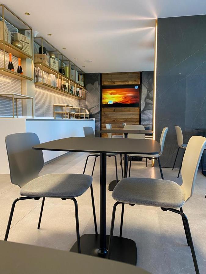 ארבוסקו Iris Hotel מראה חיצוני תמונה